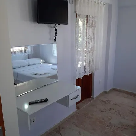 Bed & Breakfast Adalis Boutique Side