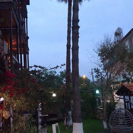 B&B Adalis Boutique