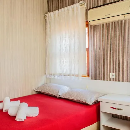 B&B Adalis Boutique *