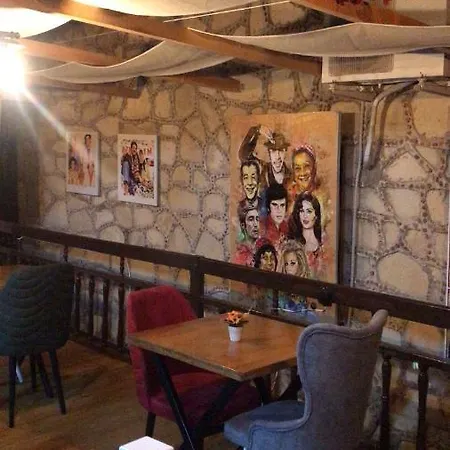 Adalis Boutique B&B 시데